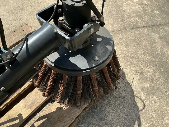 Nilfisk ub22 onkruidborstel - afbeelding 3 van  4