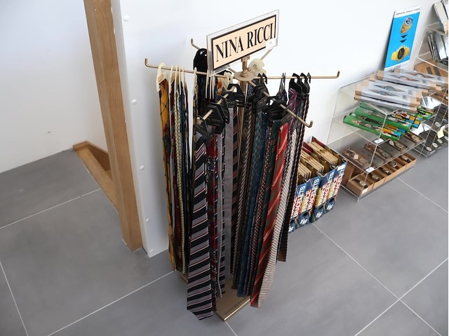 Nina ricci vintage dassen - afbeelding 2 van  7