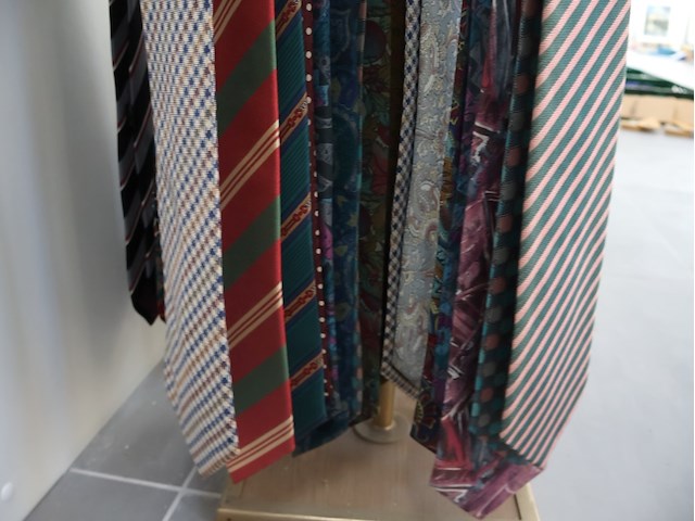 Nina ricci vintage dassen - afbeelding 6 van  7