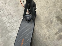 Ninebot 051203e kickscooter met lader - afbeelding 2 van  14