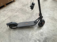 Ninebot 051203e kickscooter met lader - afbeelding 10 van  14