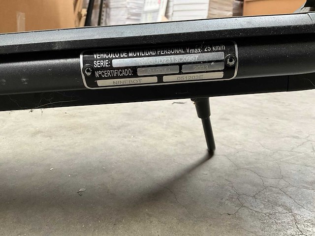 Ninebot 051203e kickscooter met lader - afbeelding 11 van  14