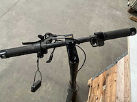 Ninebot 051501e kickscooter max g2 met lader - afbeelding 8 van  13