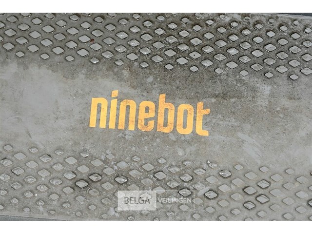 Ninebot elektrische step - afbeelding 4 van  4