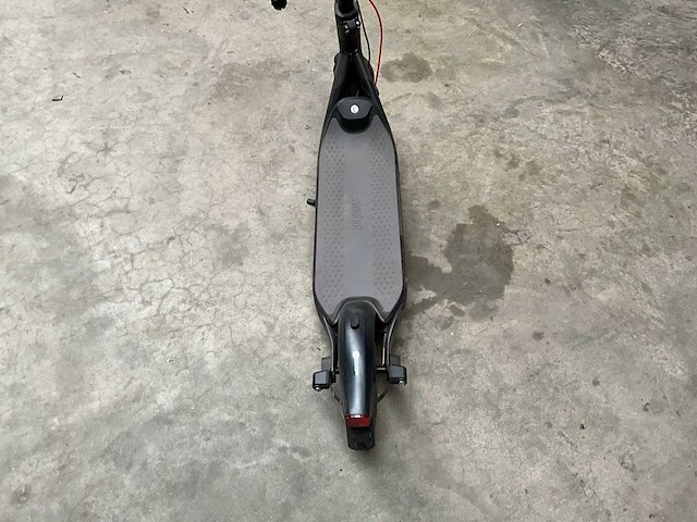 Ninebot f65i kickscooter met lader - afbeelding 5 van  11