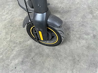 Ninebot g30 kickscooter max met lader - afbeelding 3 van  15