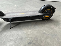 Ninebot g30 kickscooter max met lader - afbeelding 4 van  15