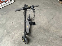 Ninebot g30 kickscooter max met lader - afbeelding 9 van  15