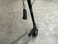 Ninebot g30 kickscooter max met lader - afbeelding 13 van  15