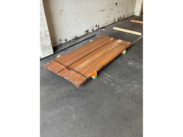 Niove 22x130 hardhout - afbeelding 1 van  4