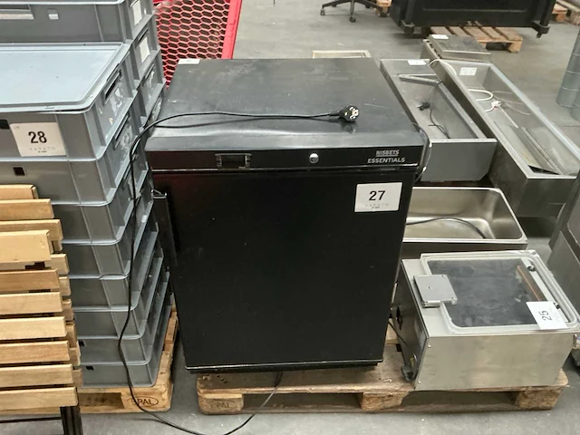 Nisbets essentials bb047-e vrieskast - afbeelding 2 van  5