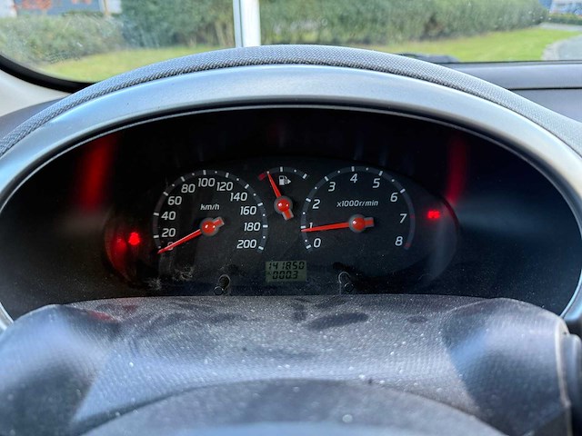 Nissan - 2005 - micra - personenauto - afbeelding 11 van  24
