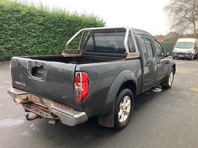 Nissan - 2005 - navara - personenauto - afbeelding 4 van  8