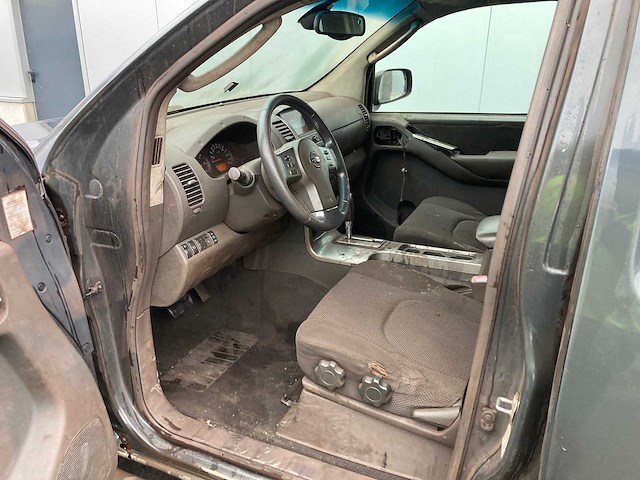 Nissan - 2005 - navara - personenauto - afbeelding 7 van  8