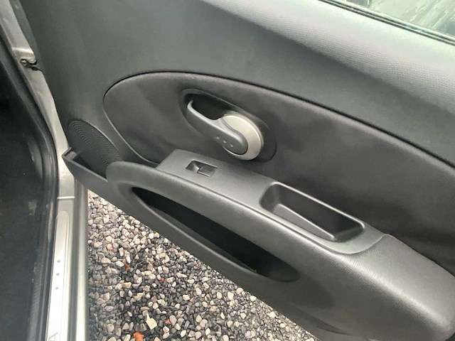 Nissan - 2009 - micra - personenauto - afbeelding 8 van  20