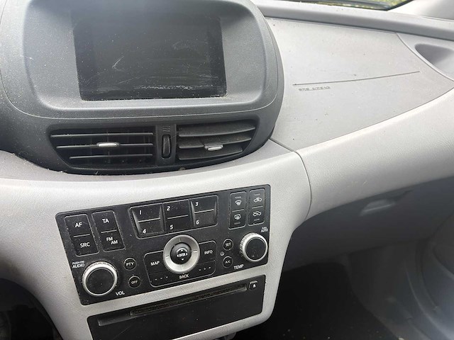 Nissan - almera tino - 1.8 acenta - car - 2003 - afbeelding 7 van  18