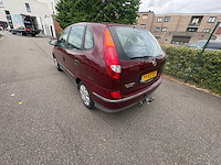 Nissan - almera tino - 1.8 acenta - car - 2003 - afbeelding 2 van  18