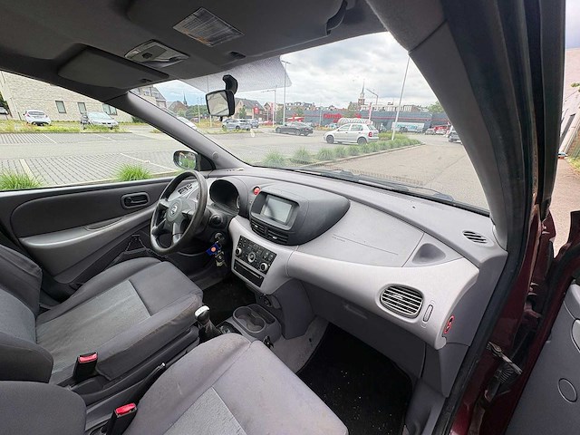Nissan - almera tino - 1.8 acenta - car - 2003 - afbeelding 6 van  18
