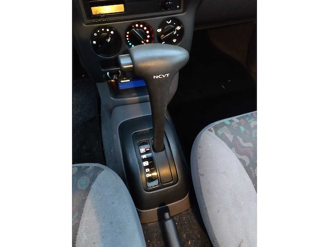 Nissan - micra - car - 1996 - afbeelding 9 van  11