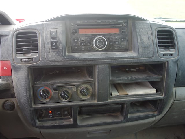 Nissan camionette - afbeelding 12 van  12