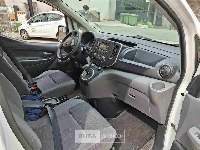 Nissan koelwagen / lichte vrachtwagen - afbeelding 4 van  15