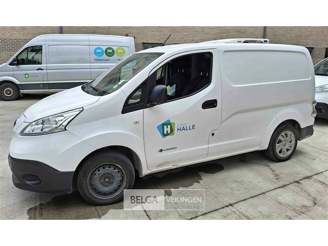 Nissan koelwagen / lichte vrachtwagen - afbeelding 1 van  15