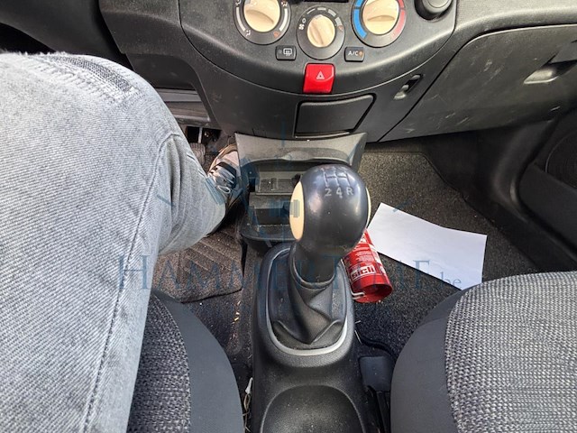 Nissan micra 1 2i 16v visia, 2006 - afbeelding 8 van  32