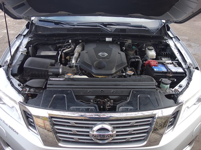 Nissan navara - afbeelding 14 van  19