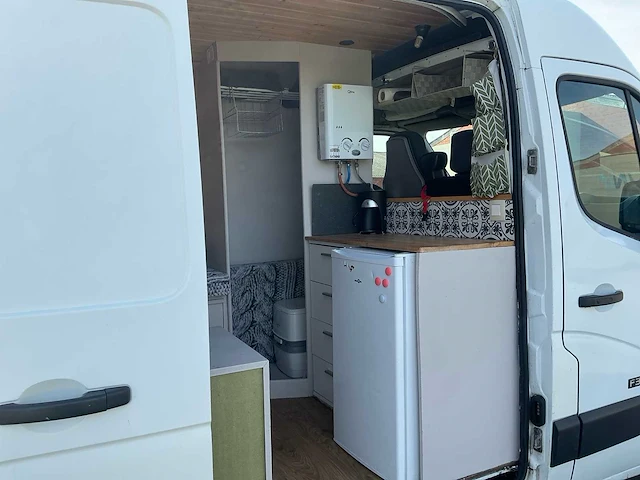 Nissan nv400 bedrijfswagen / omgebouwde camper - afbeelding 6 van  19
