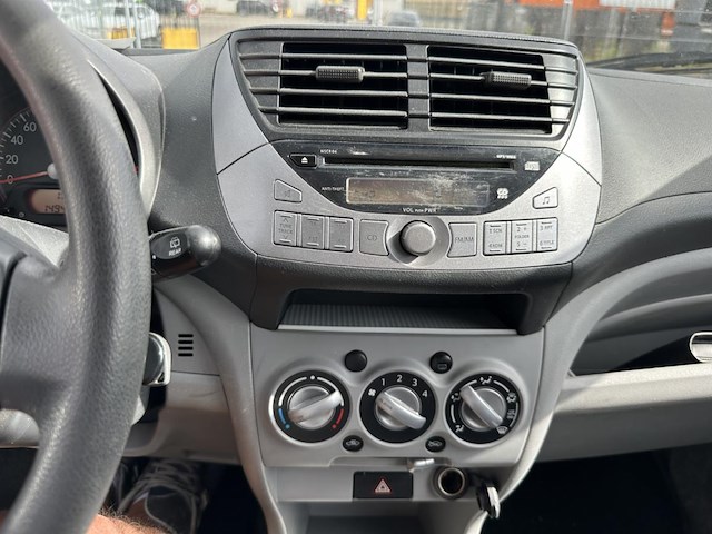 Nissan pixo 1.0i acenta+ac+esp+6ab, 2010 - afbeelding 12 van  26