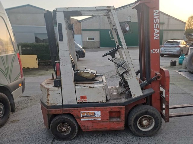 Nissan - afbeelding 1 van  4