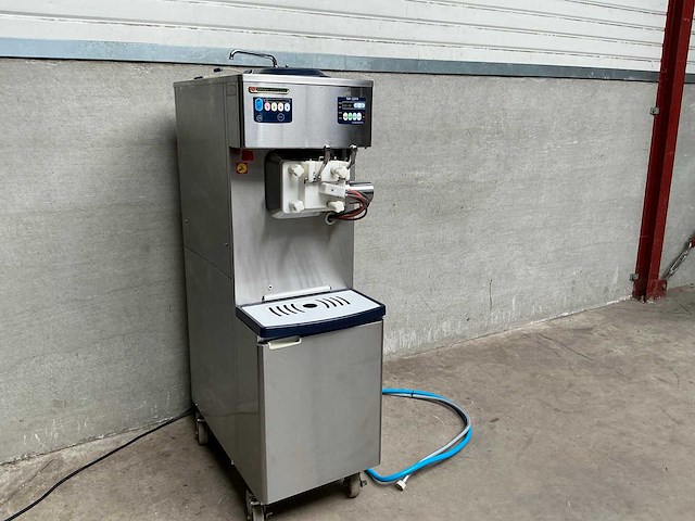 Nissei - na3344 - softijs en milkshake machine - afbeelding 1 van  2