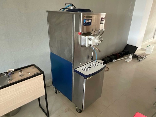 Nissei-freezer na3338 rapid combo ijsmachine - afbeelding 2 van  8