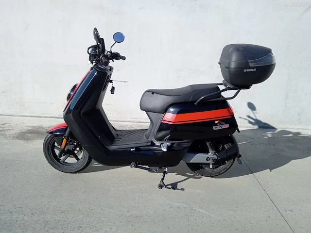 Niu - ngt - motorfiets - afbeelding 1 van  6