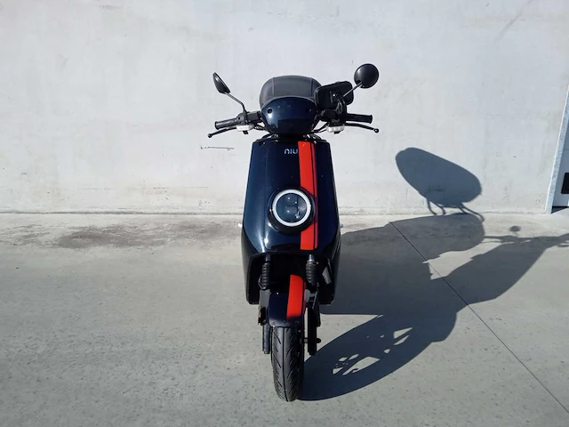 Niu - ngt - motorfiets - afbeelding 3 van  6