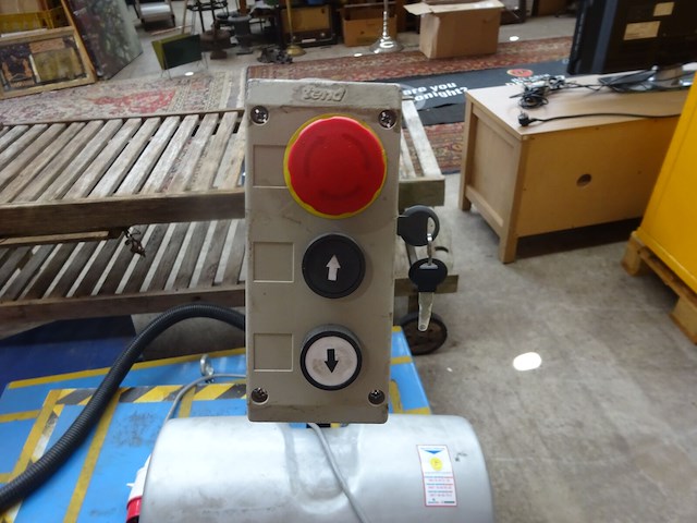 Niveau plateau (palletverhoger) ongeveer 1 meter ok - afbeelding 3 van  3