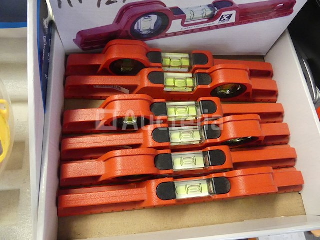 Niveaus, lampen, zak 16 schroevendraaiers - afbeelding 4 van  11