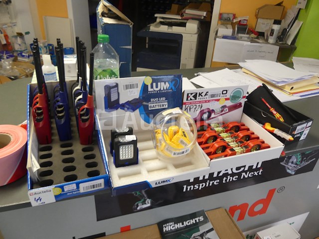 Niveaus, lampen, zak 16 schroevendraaiers - afbeelding 11 van  11