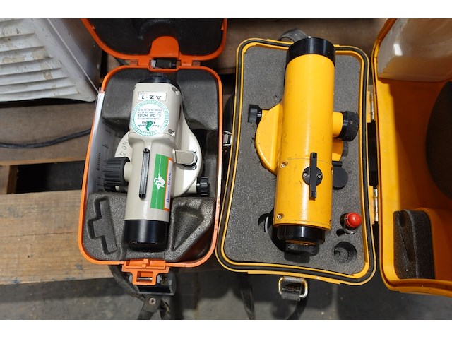 Niveleertoestel + waterpasinstrument - afbeelding 2 van  4