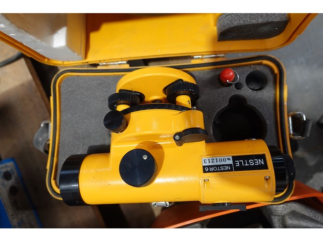 Niveleertoestel + waterpasinstrument - afbeelding 3 van  4