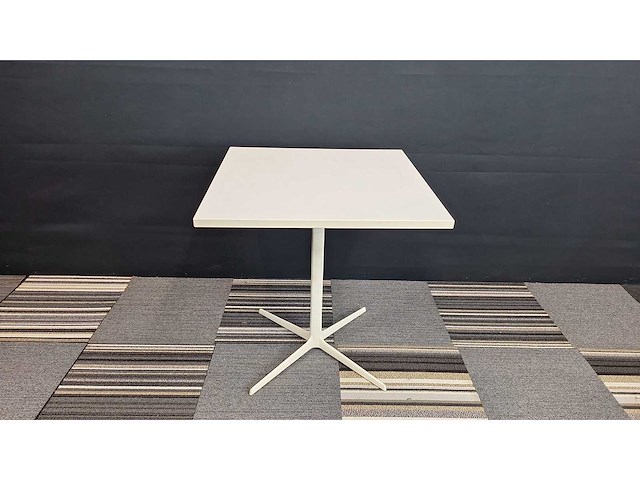 Nn - kantinetafel (4x) - afbeelding 1 van  7