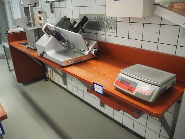 Nn deboning table - afbeelding 1 van  3