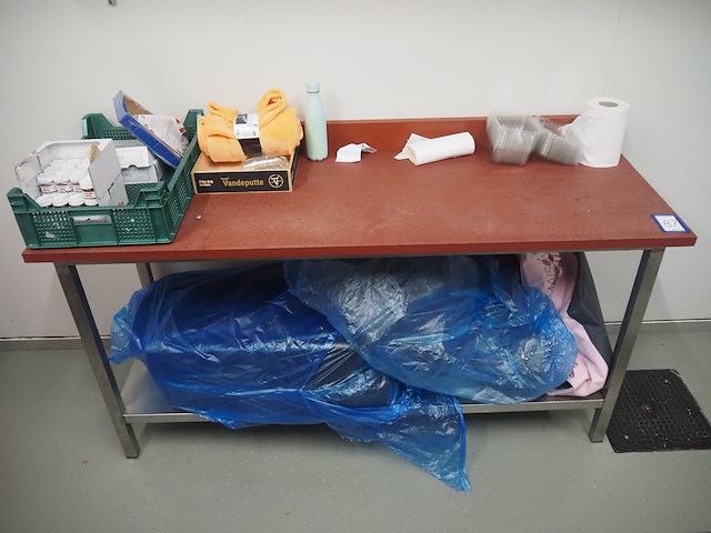 Nn deboning table - afbeelding 3 van  3