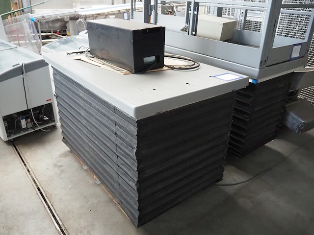 Nn lifting table - afbeelding 1 van  3