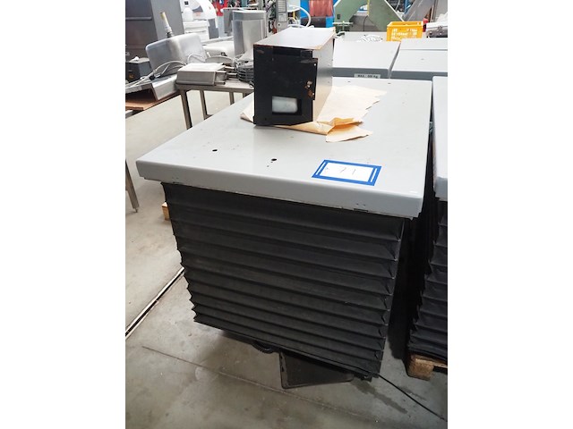 Nn lifting table - afbeelding 1 van  6