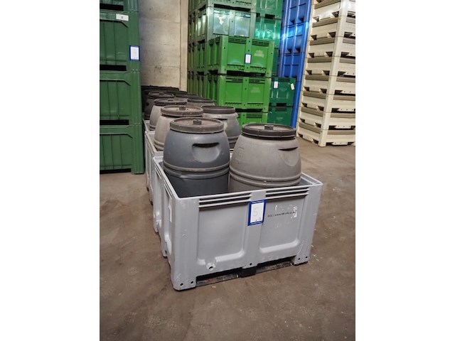 Nn pallet boxes with barrels - afbeelding 1 van  8