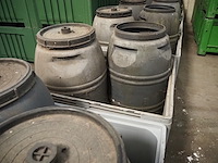 Nn pallet boxes with barrels - afbeelding 4 van  8