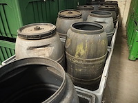 Nn pallet boxes with barrels - afbeelding 5 van  8