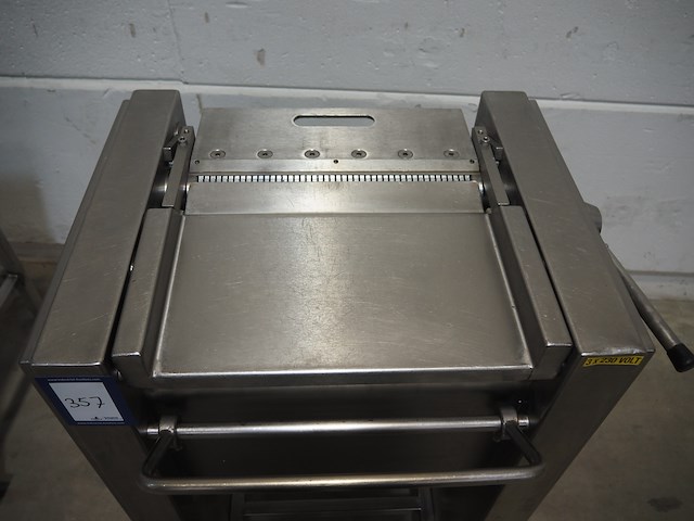 Nn skinning machine - afbeelding 8 van  12