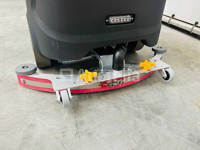 Noblelift - 2025 - nr530 - zit-schrobmachine - afbeelding 2 van  15